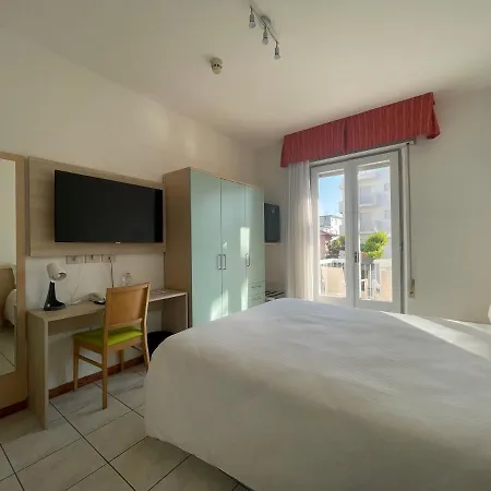 Athena Hotel 3*